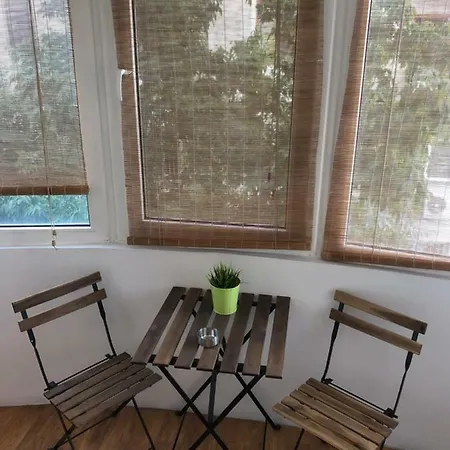 Green With Terrace 12 Appartement